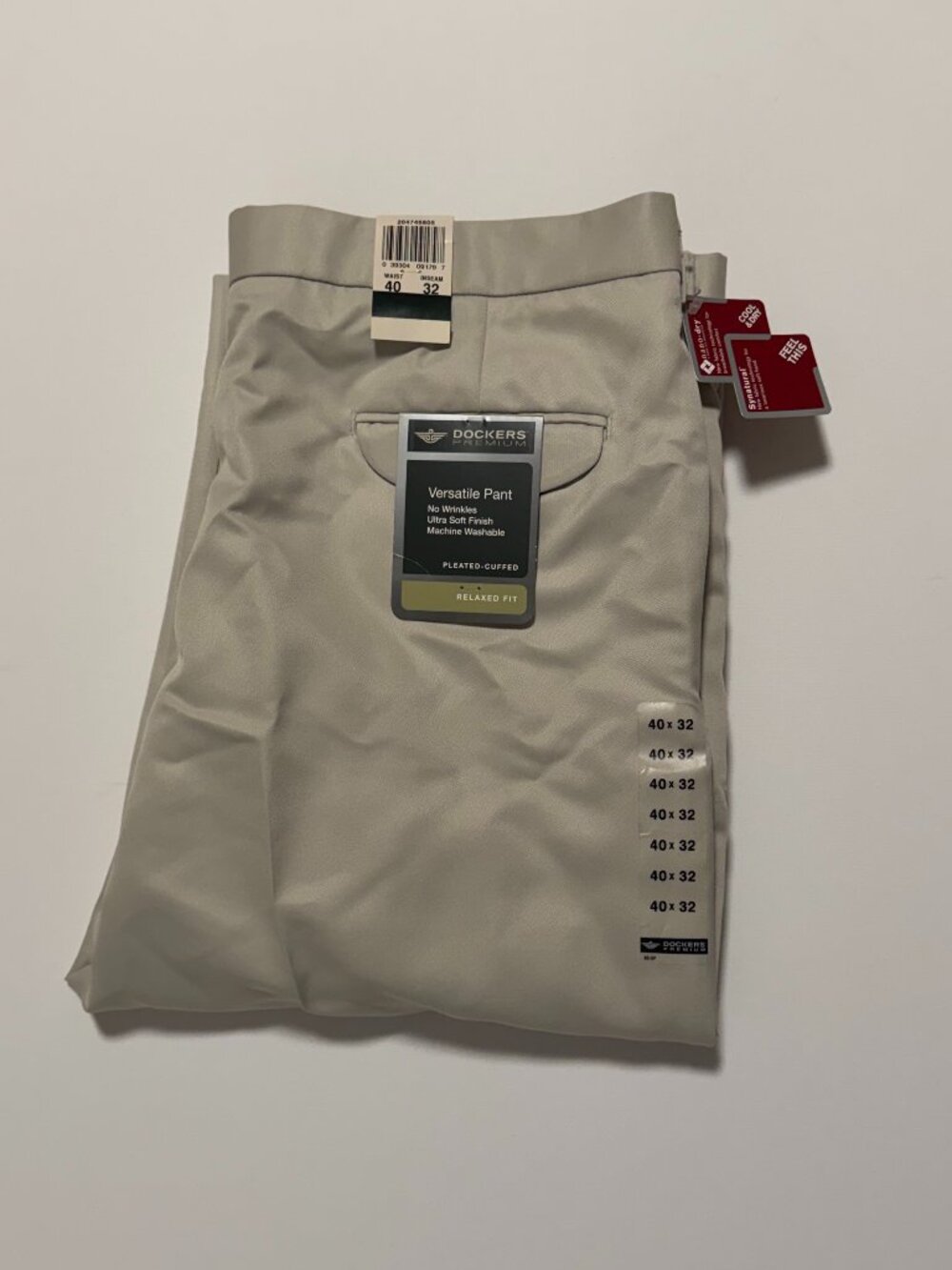 Dockers Versatile Dress Pants *NWT Pleated Cuffed Beige Men's size 40x32 New